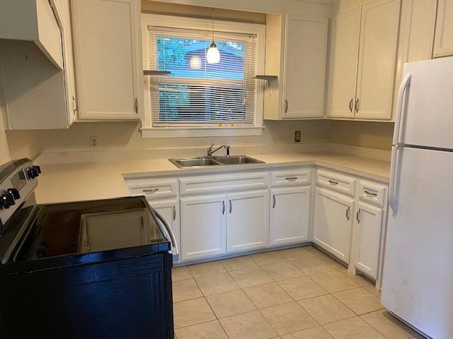 472 Manley Dr, Nashville, TN 37220