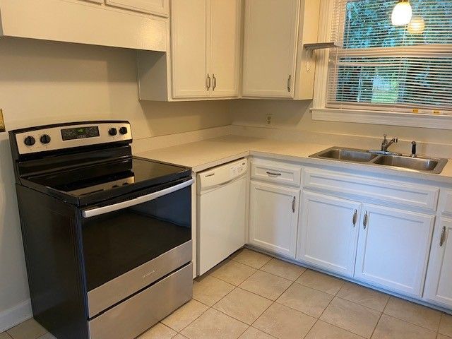 472 Manley Dr, Nashville, TN 37220