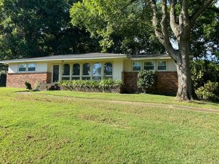472 Manley Dr, Nashville, TN 37220