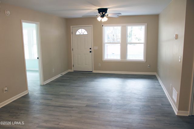 28 Springfield Road, Beaufort, SC 29907