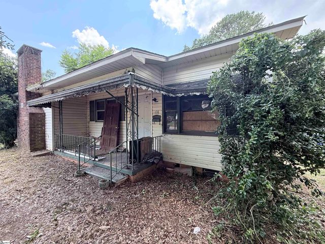 104 Cabot Court, Spartanburg, SC 29306