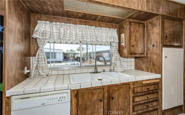 601 N Kirby 214, Hemet, CA 92545