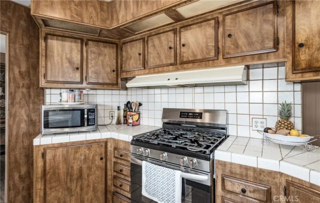 601 N Kirby 214, Hemet, CA 92545