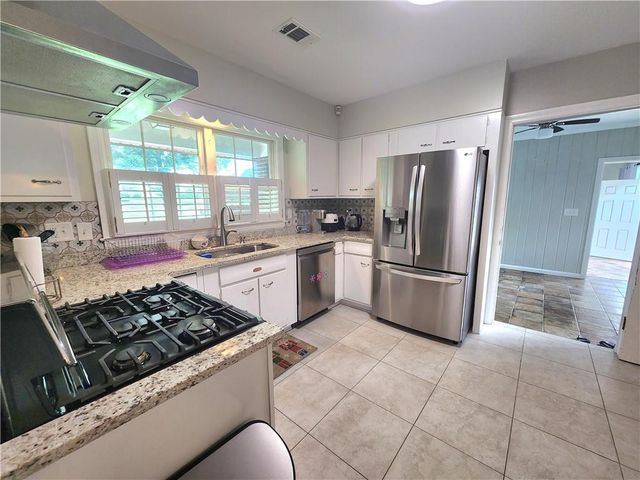8 Highland Lane, Cartersville, GA 30120