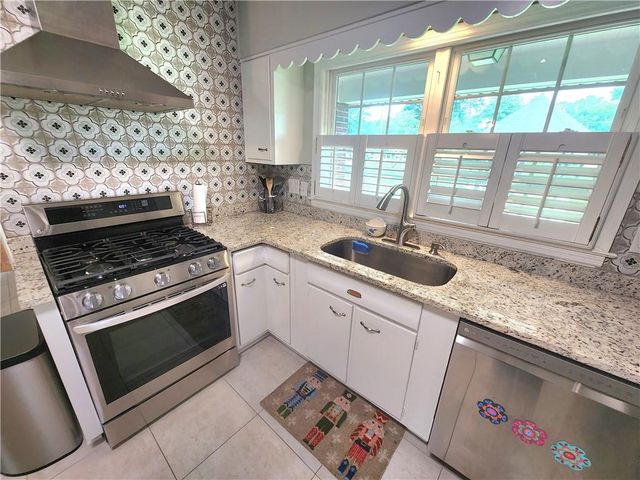 8 Highland Lane, Cartersville, GA 30120