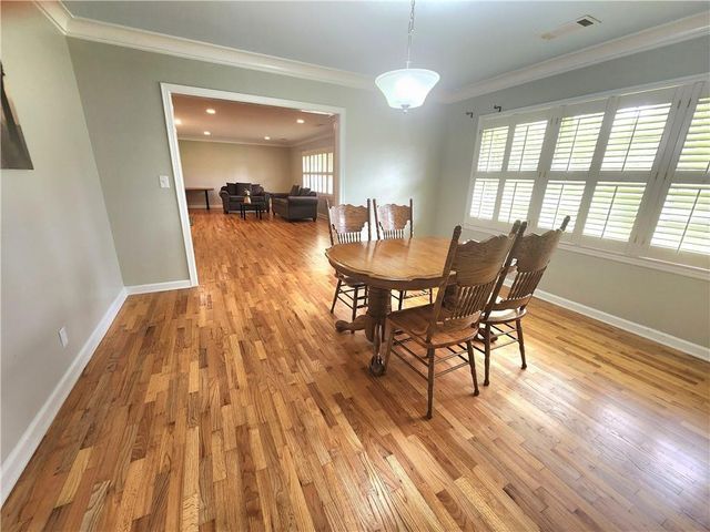 8 Highland Lane, Cartersville, GA 30120