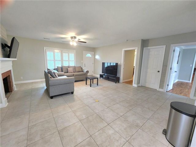 8 Highland Lane, Cartersville, GA 30120
