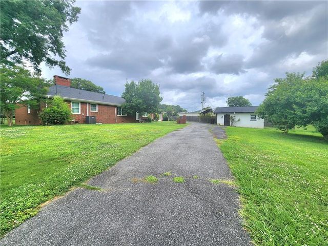 8 Highland Lane, Cartersville, GA 30120