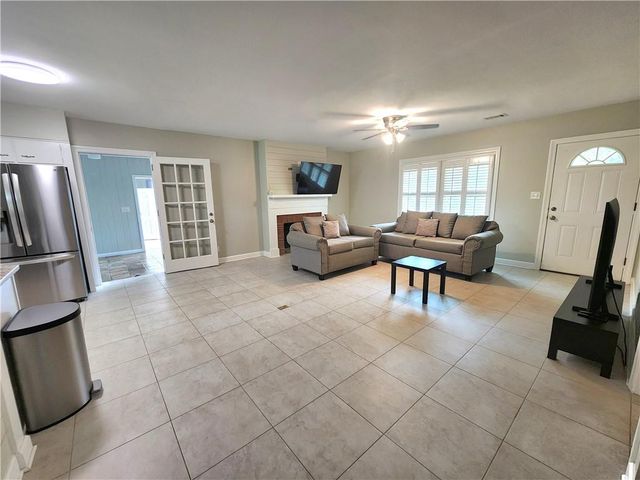 8 Highland Lane, Cartersville, GA 30120