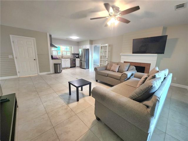 8 Highland Lane, Cartersville, GA 30120