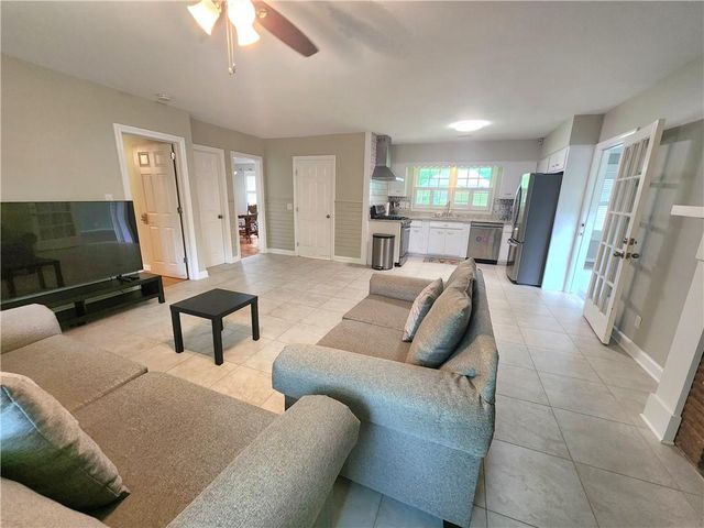 8 Highland Lane, Cartersville, GA 30120