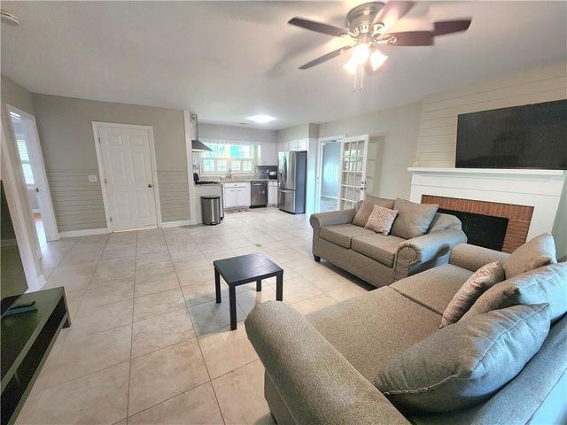 8 Highland Lane, Cartersville, GA 30120