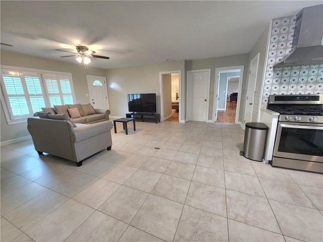 8 Highland Lane, Cartersville, GA 30120