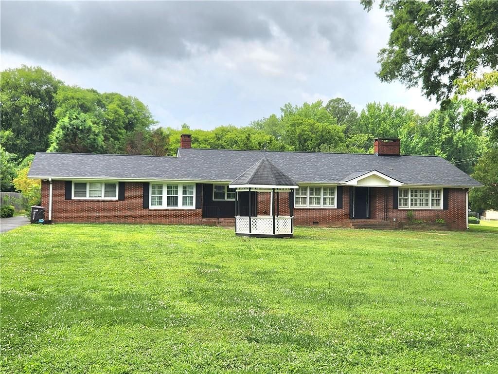 8 Highland Lane, Cartersville, GA 30120