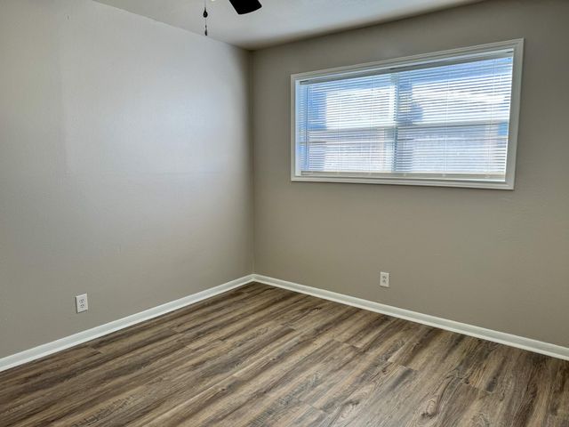 2102 5th Avenue N 7, Texas City, TX 77590
