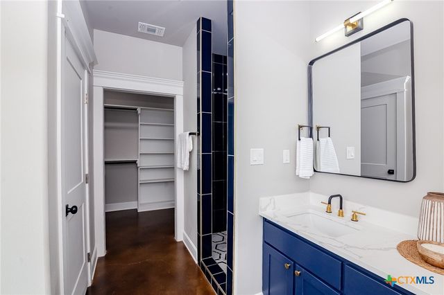 109 Luke Court, Victoria, TX 77904