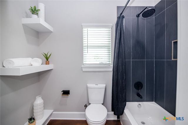 109 Luke Court, Victoria, TX 77904