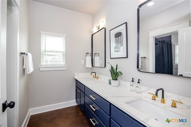 109 Luke Court, Victoria, TX 77904