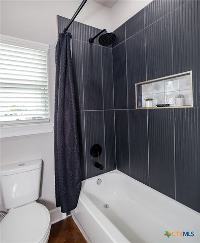 109 Luke Court, Victoria, TX 77904