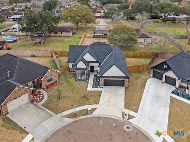 109 Luke Court, Victoria, TX 77904