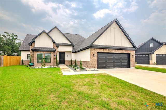 109 Luke Court, Victoria, TX 77904