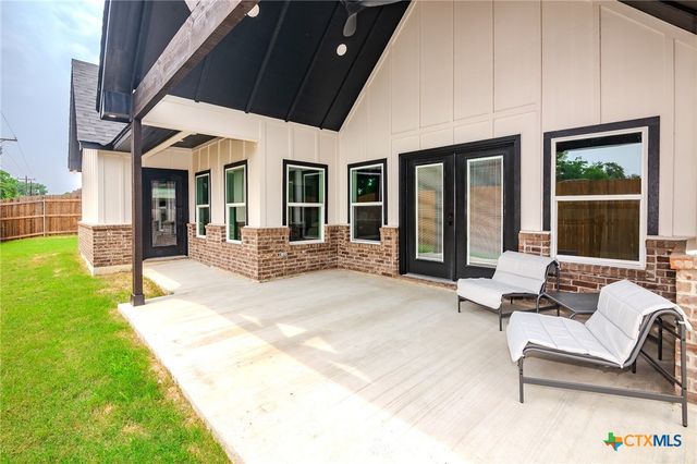 109 Luke Court, Victoria, TX 77904