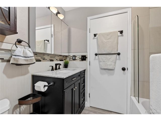 4890 S Holland Ct, Littleton, CO 80123