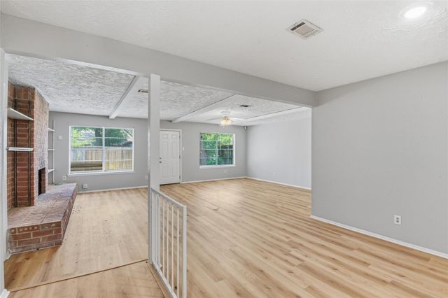 6015 Knotty Post Lane, Spring, TX 77373