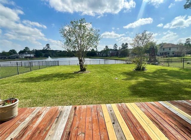 9311 E Lakeside Drive, Magnolia, TX 77354