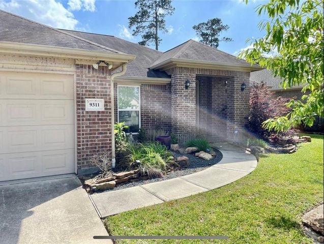 9311 E Lakeside Drive, Magnolia, TX 77354