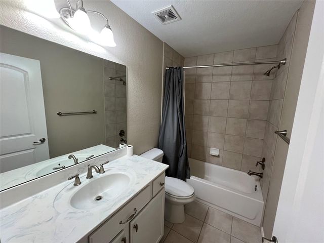 9311 E Lakeside Drive, Magnolia, TX 77354