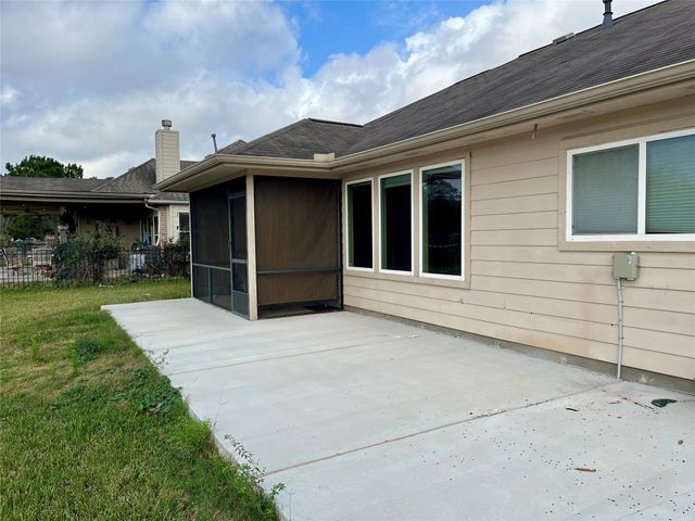 9311 E Lakeside Drive, Magnolia, TX 77354