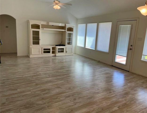 9311 E Lakeside Drive, Magnolia, TX 77354