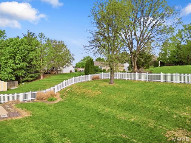 41 McClay Trail Drive, St Peters, MO 63376