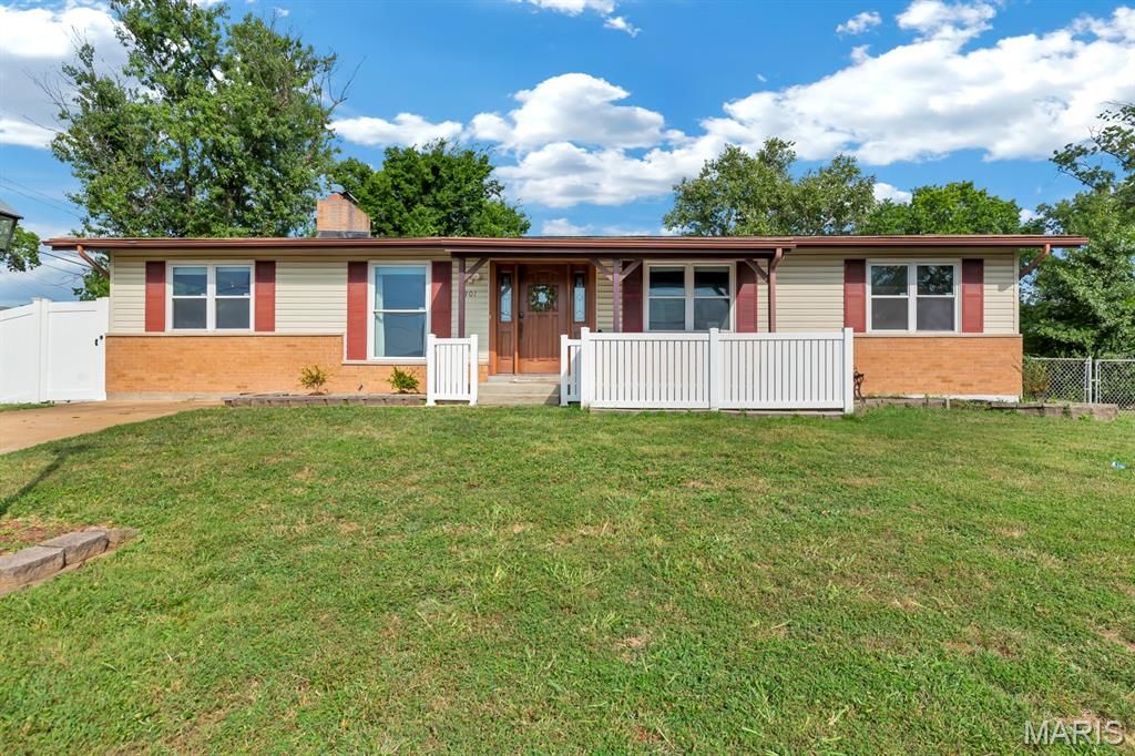 3301 Avenue H, Mehlville, MO 63125