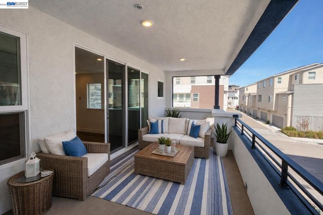 5552 Holly Bay Ave D, Dublin, CA 94568