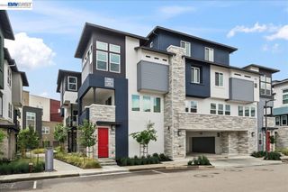 5552 Holly Bay Ave D, Dublin, CA 94568
