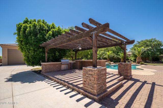 18509 W RANCHO Court, Litchfield Park, AZ 85340