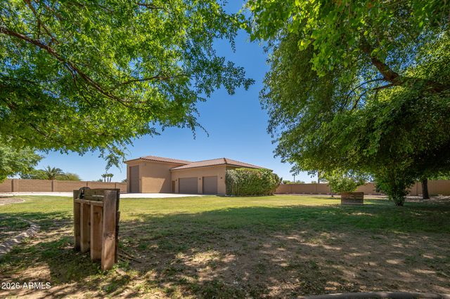 18509 W RANCHO Court, Litchfield Park, AZ 85340