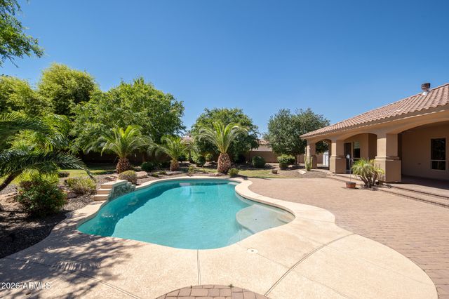 18509 W RANCHO Court, Litchfield Park, AZ 85340