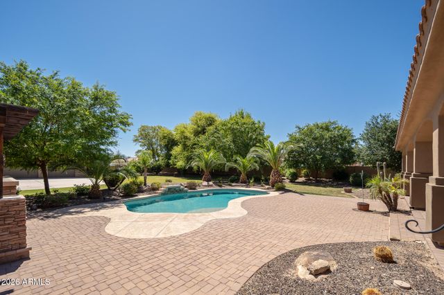 18509 W RANCHO Court, Litchfield Park, AZ 85340
