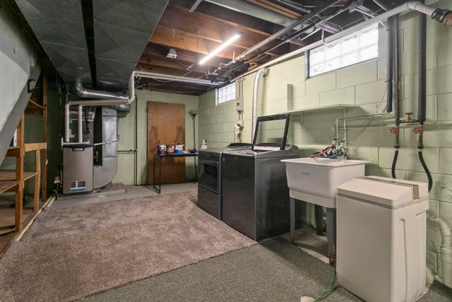 6642 Westchester Street, Portage City, MI 49024