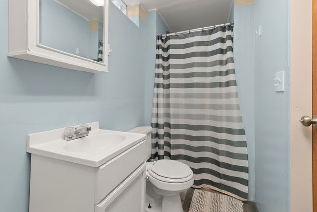 6642 Westchester Street, Portage City, MI 49024