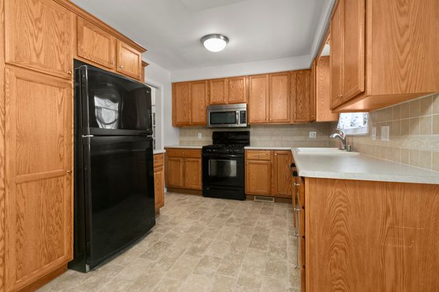 6642 Westchester Street, Portage City, MI 49024