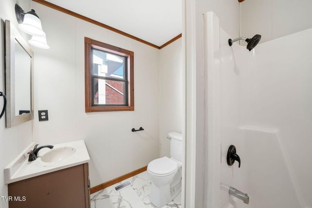 1512 East Fairview Avenue, Johnson City, TN 37601