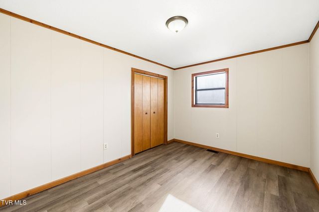 1512 East Fairview Avenue, Johnson City, TN 37601