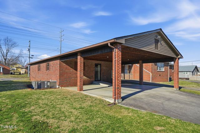 1512 East Fairview Avenue, Johnson City, TN 37601