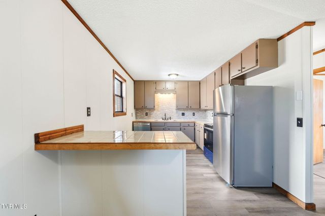 1512 East Fairview Avenue, Johnson City, TN 37601