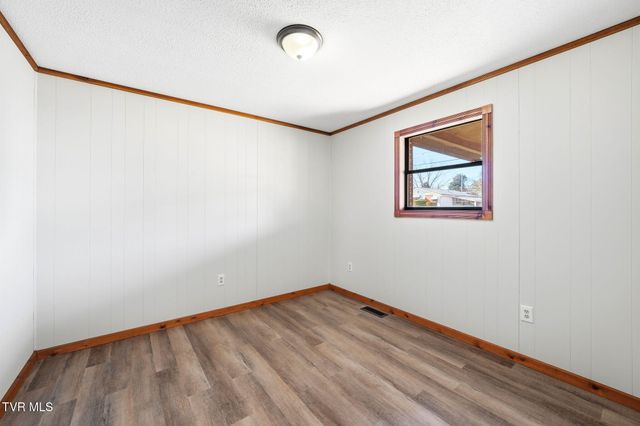 1512 East Fairview Avenue, Johnson City, TN 37601