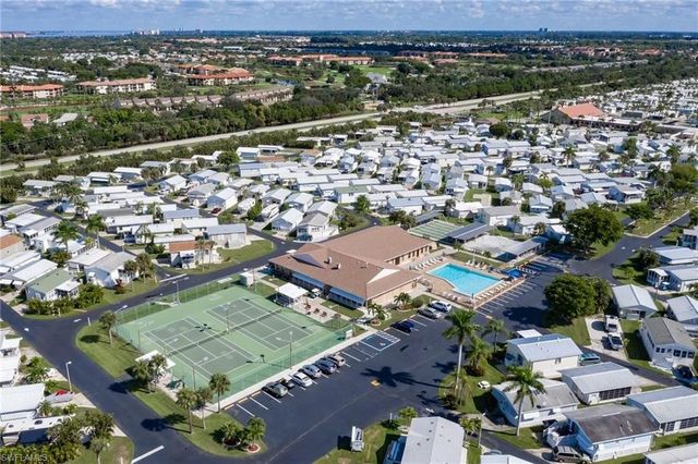 19681 Summerlin Rd. J-213, Fort Myers, FL 33908